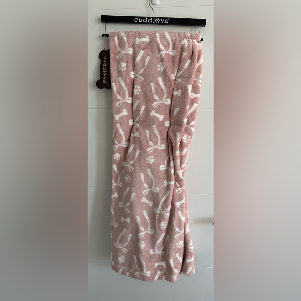 ✨NWT✨ Pet Throw Blanket (50in X 70in) Featuring 🎀 Bows & 🐾 Paw Prints